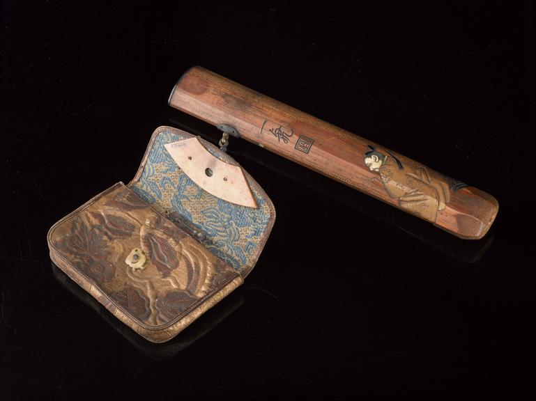 Tobacco pipe, in case of carved bamboo