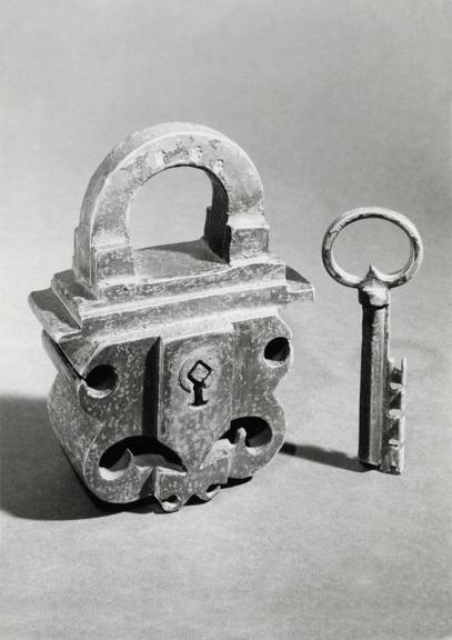 Heavy wrought iron padlock with hollow 4-ward key, 17th-18th century. (padlocks)