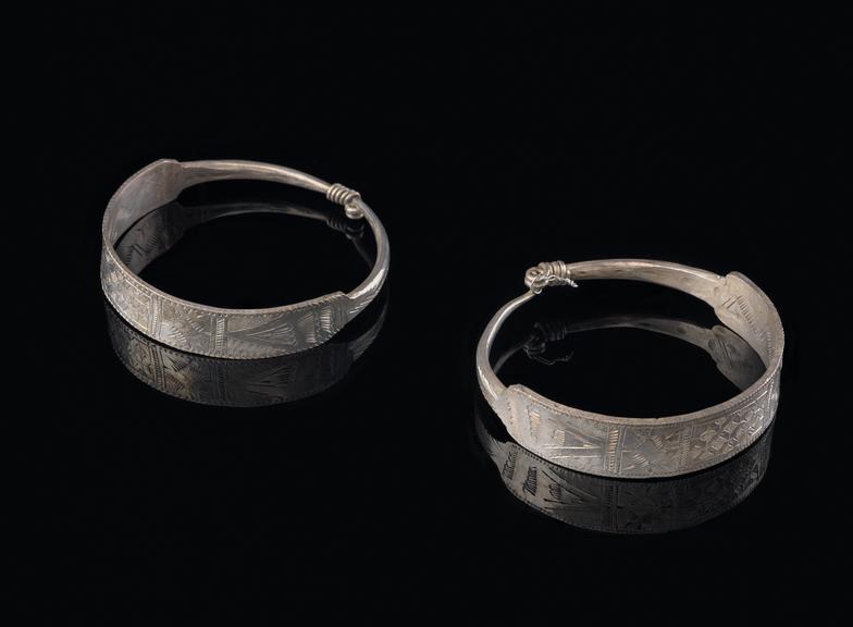 Silver jewellery, possibly bangles, 2, circular