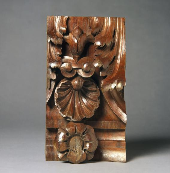 Carved wooden support piece for late Victorian mantlepiece, c