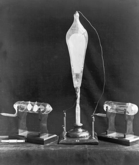 Crookes' tube with electrodes for testing the electrification of bodies in the beam of cathode rays