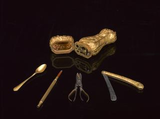 Gold plated ear spoon