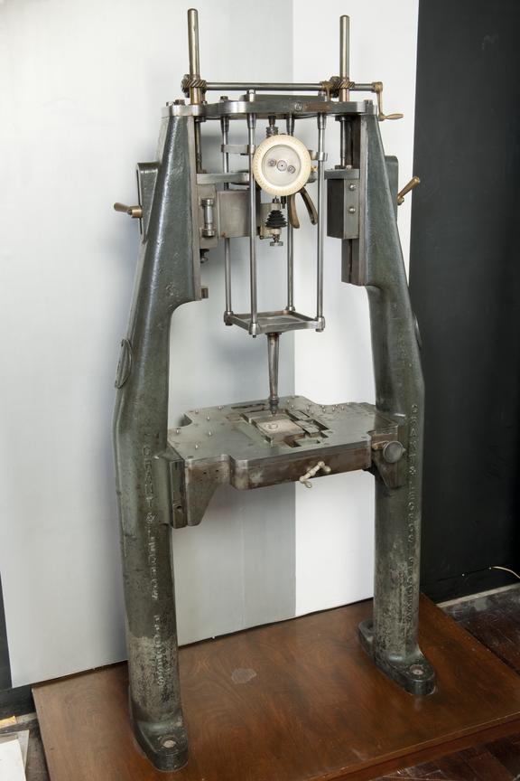 Machine for cutting the punches used in typographical printing