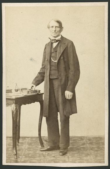 File:Albert Anker - Verwundeter Soldat.jpg - Wikimedia Commons