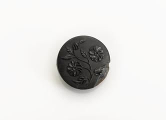 Black pressed horn button