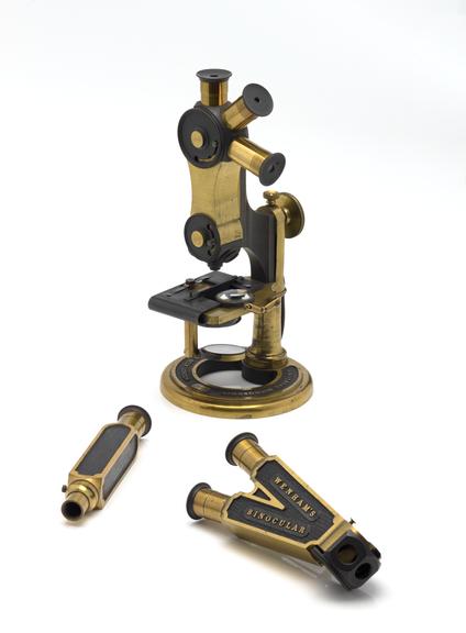 'Universal' student microscope