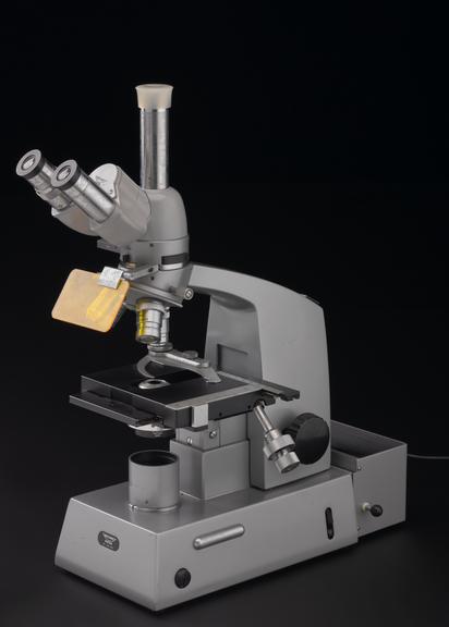 'Immunopan' fluorescence microscope by Reichert