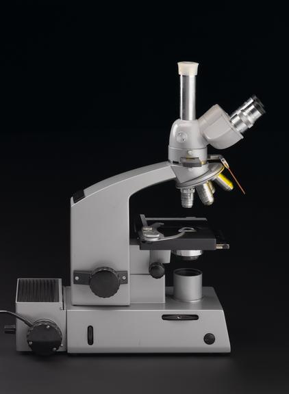 'Immunopan' fluorescence microscope by Reichert