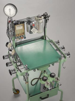 Circle absorber for use with anaesthetic machine