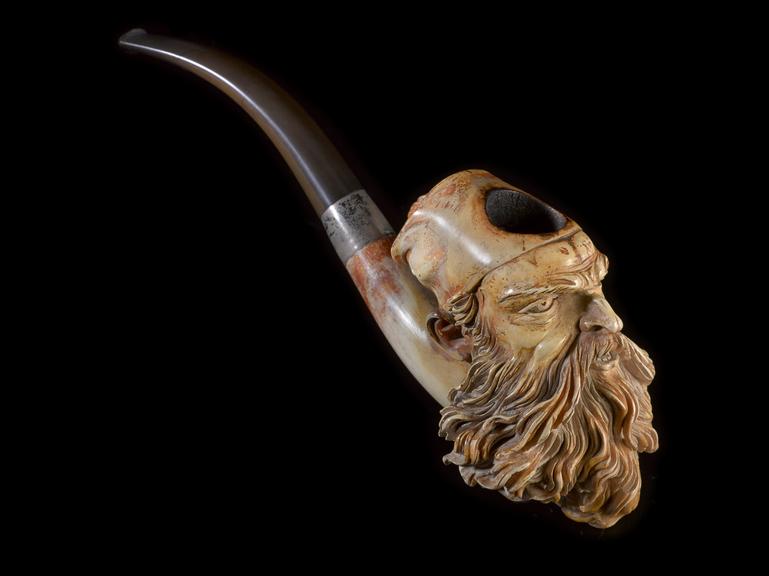 Carved Meerschaum tobacco pipe