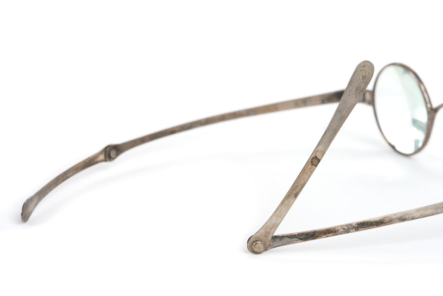 Spectacles Turned Pair of turn pin spectacles | Science Museum Group Collection