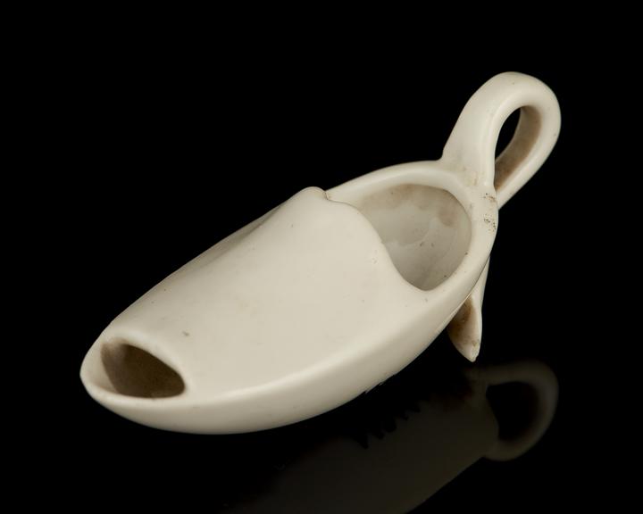 Porcelain medicine spoon, European, 1801-1920.