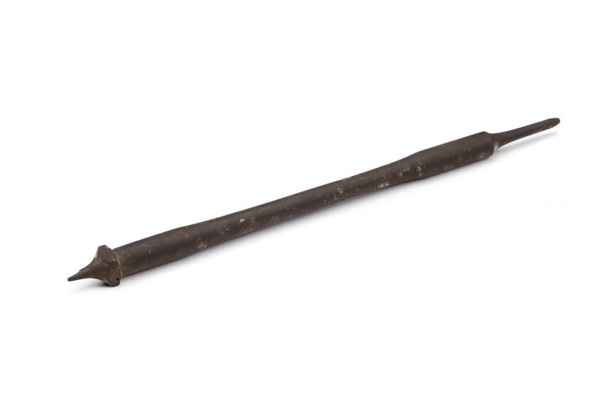 Skewer of the type used on a spinning mule creel to support the