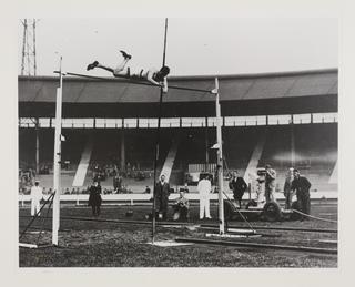 Photograph of a Super-Emitron camera captruing the Pole Vault at the White City Stadium