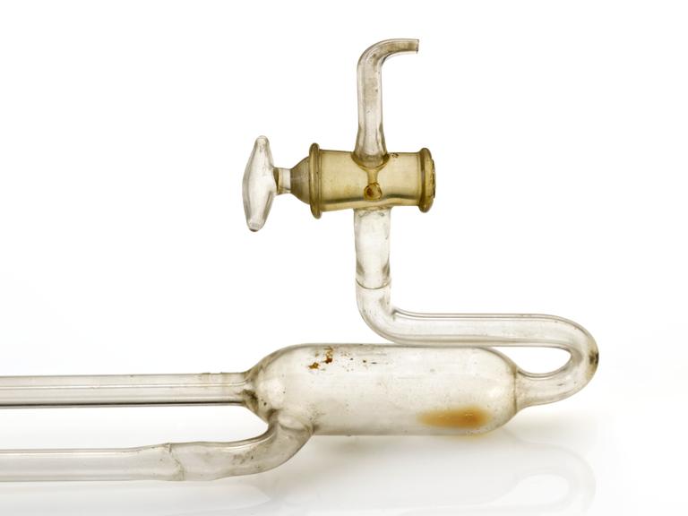 Argon circulating apparatus and mercury reservoir (Ramsay's app