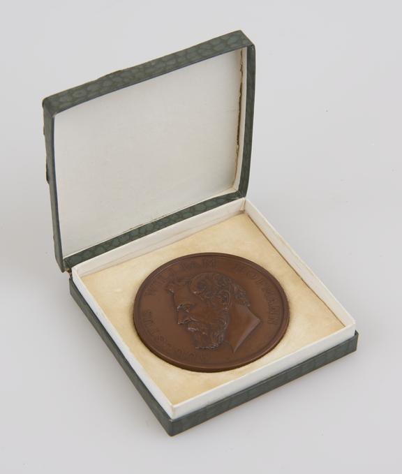 Bronze medal commemorating Augustus William Hofmann, 1883