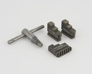3-jar s.c. chuck, plus key, from bench lathe