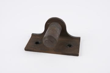Lower pintle for press drill used by wheelwright