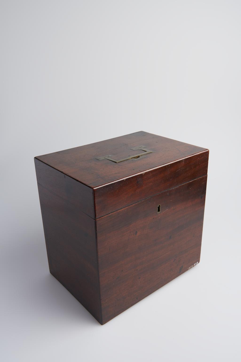 Mahogany box for Differential Screw Micrometer