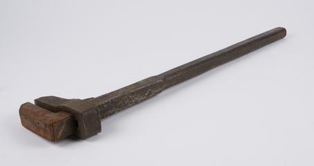 Adjustable slip-wrench or wedge spanner