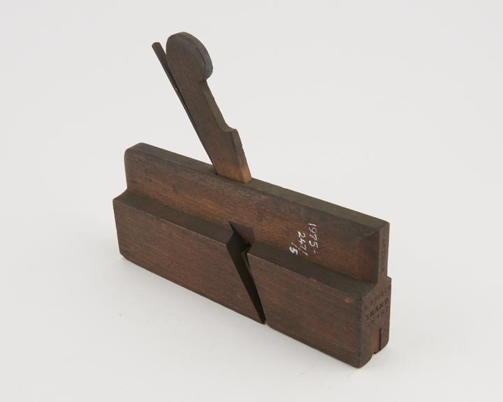 Moulding plane: raised bead type,