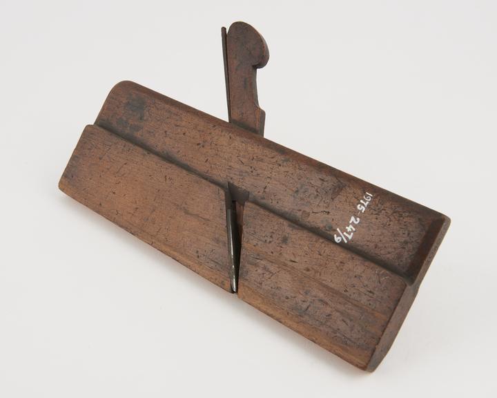 Moulding plane:flat bead type,stamped size 7, by Stokoe.