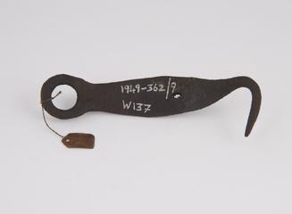 Iron clamp for wedge of lynch pin hole