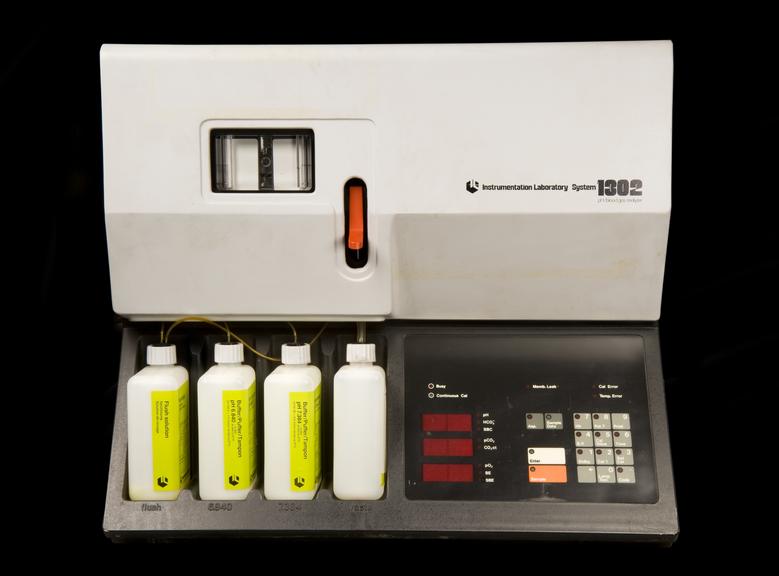 1302 pH/blood gas analyser by Instrumentation Laboratory