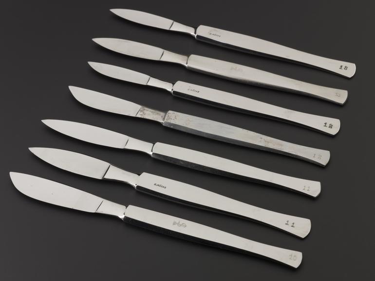 7 scalpels, steel with nickel plated handles