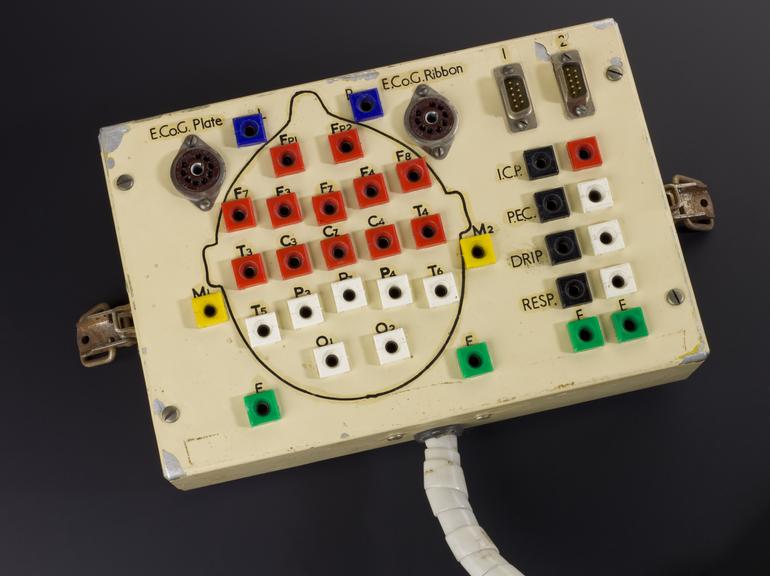 Distribution board (head board) extension for recordings of intracranial pressure (ICP)