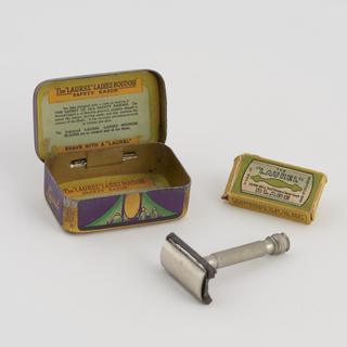 The Laurel ladies boudoir safety razor in tin box.