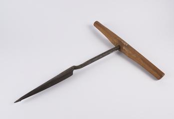 Wheelwright's tap auger with a screw lead