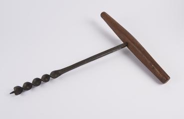 Scotch pattern tanged auger with handle