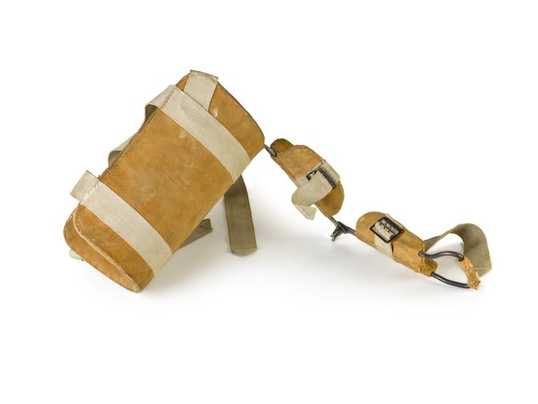 Arm splint worn by a child with polio