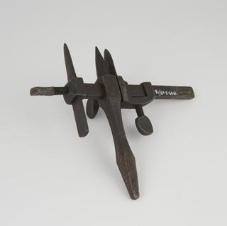 Adjustable washer cutter for leather axle washers