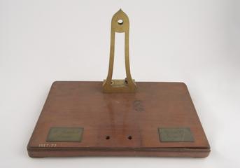 Base for model propeller