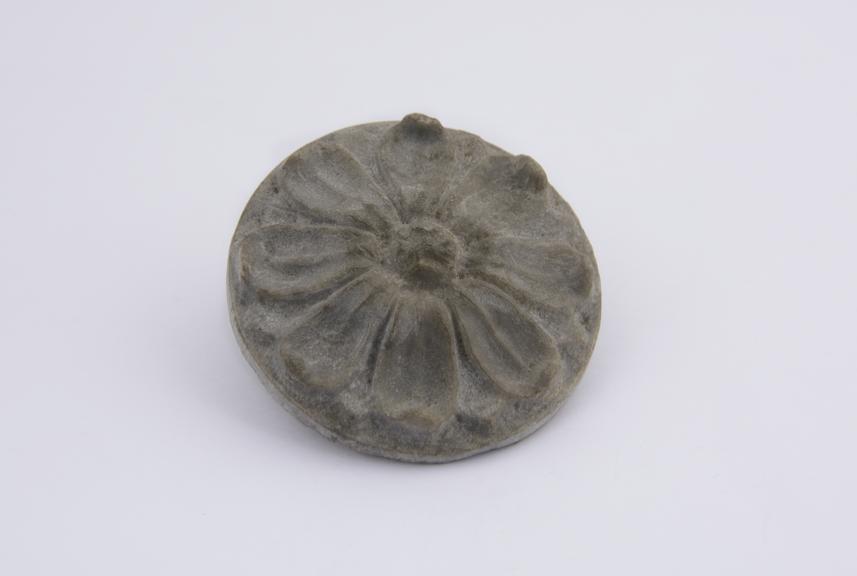 1 Reproduction in grey stone, of No.357, 2 dia'