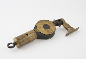 Speed gauge with register