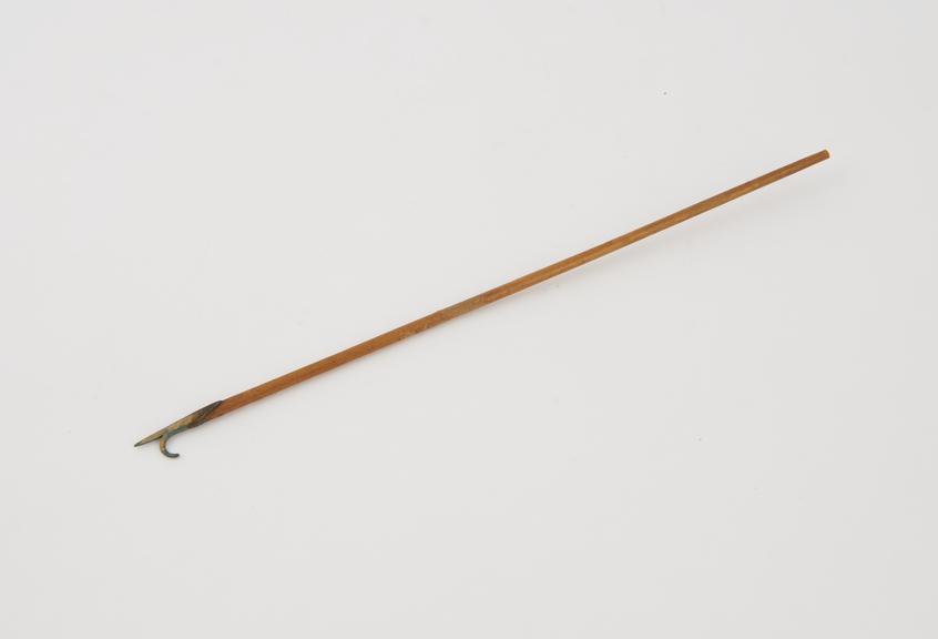 One fishing spear for the model of Queen Victoria's water