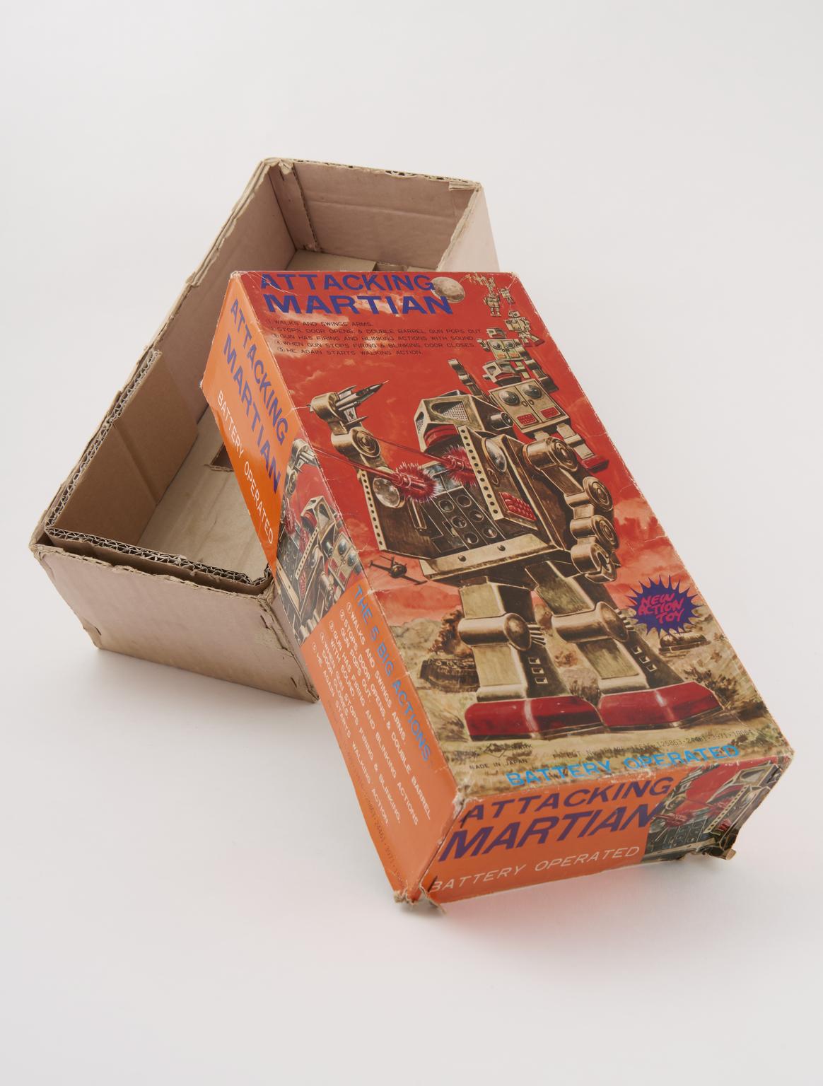 Box packaging for Attacking Martian