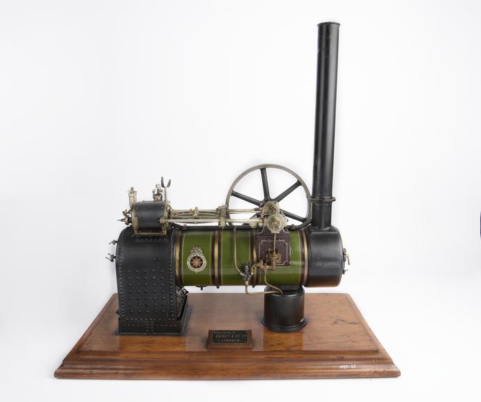 Model of Overtype Semi-portable Engine