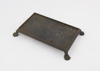 Metal base with legs for 1932-373 Pt2