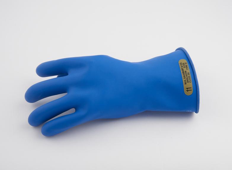 Ozone resistant gloves