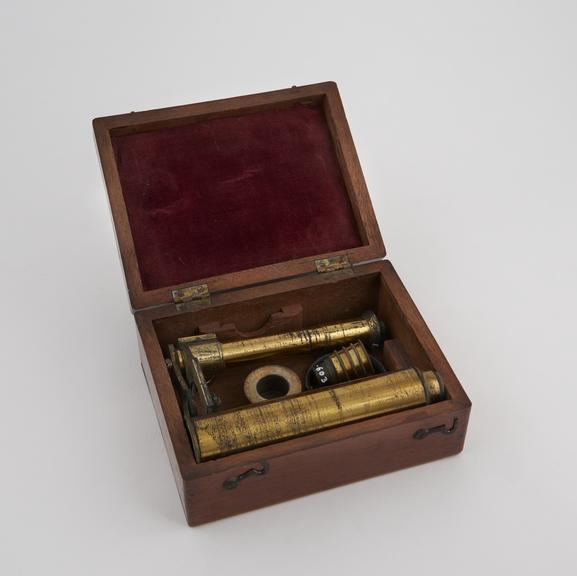 Small box-foot microscope with five objectives, in box