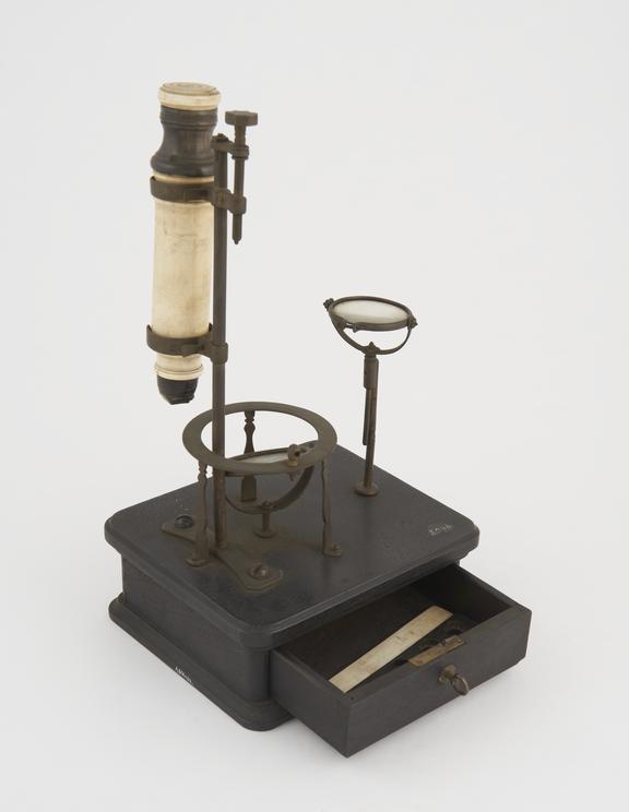 Boxfoot microscope with horn and ivory body tube, Italian