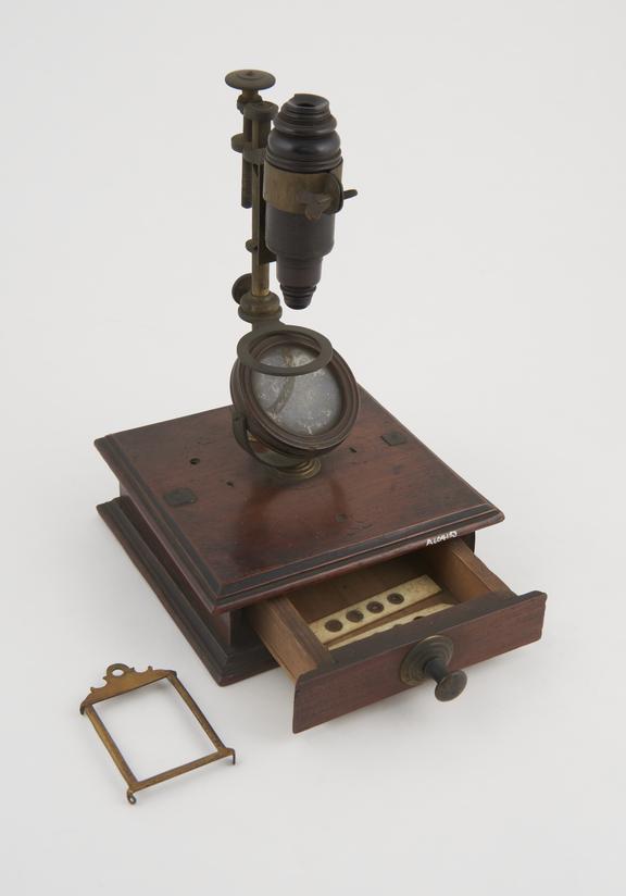 Boxfoot microscope with black leather and pasteboard body tube