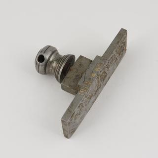 Keeper, accessory for ornamental bench lathe