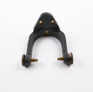 Support bracket for station barometer