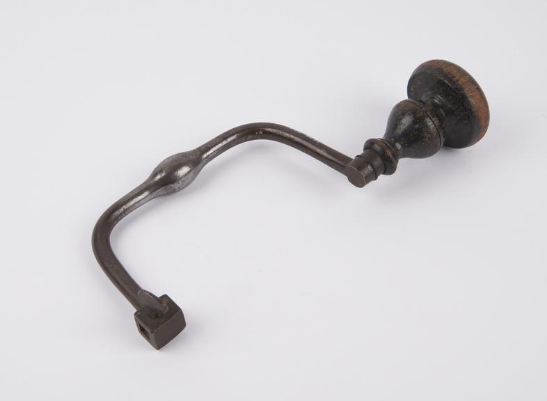 Sixpenny iron brace