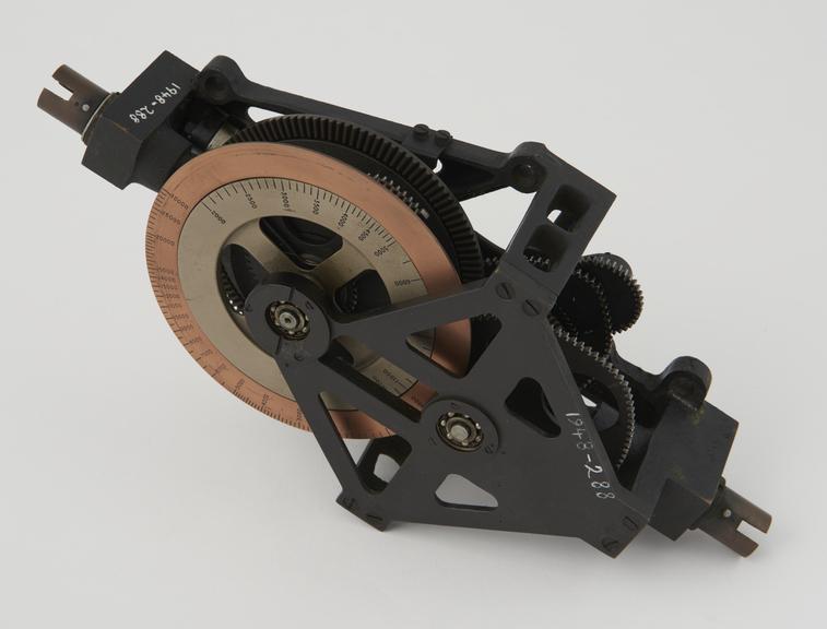 Arrangement of gear wheels used on Barr and Stroud predictor